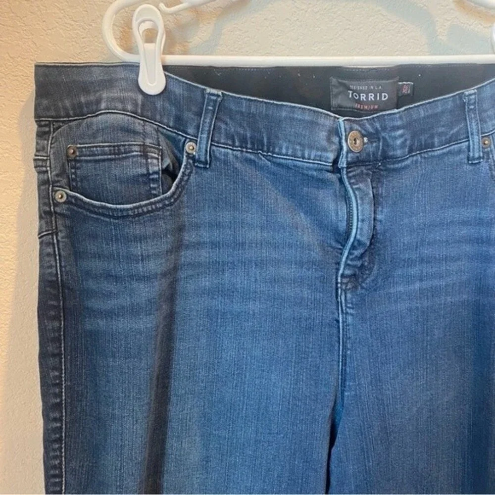 Torrid Premium Dark Wash Bombshell Skinny Jeans - Size 26 - EUC